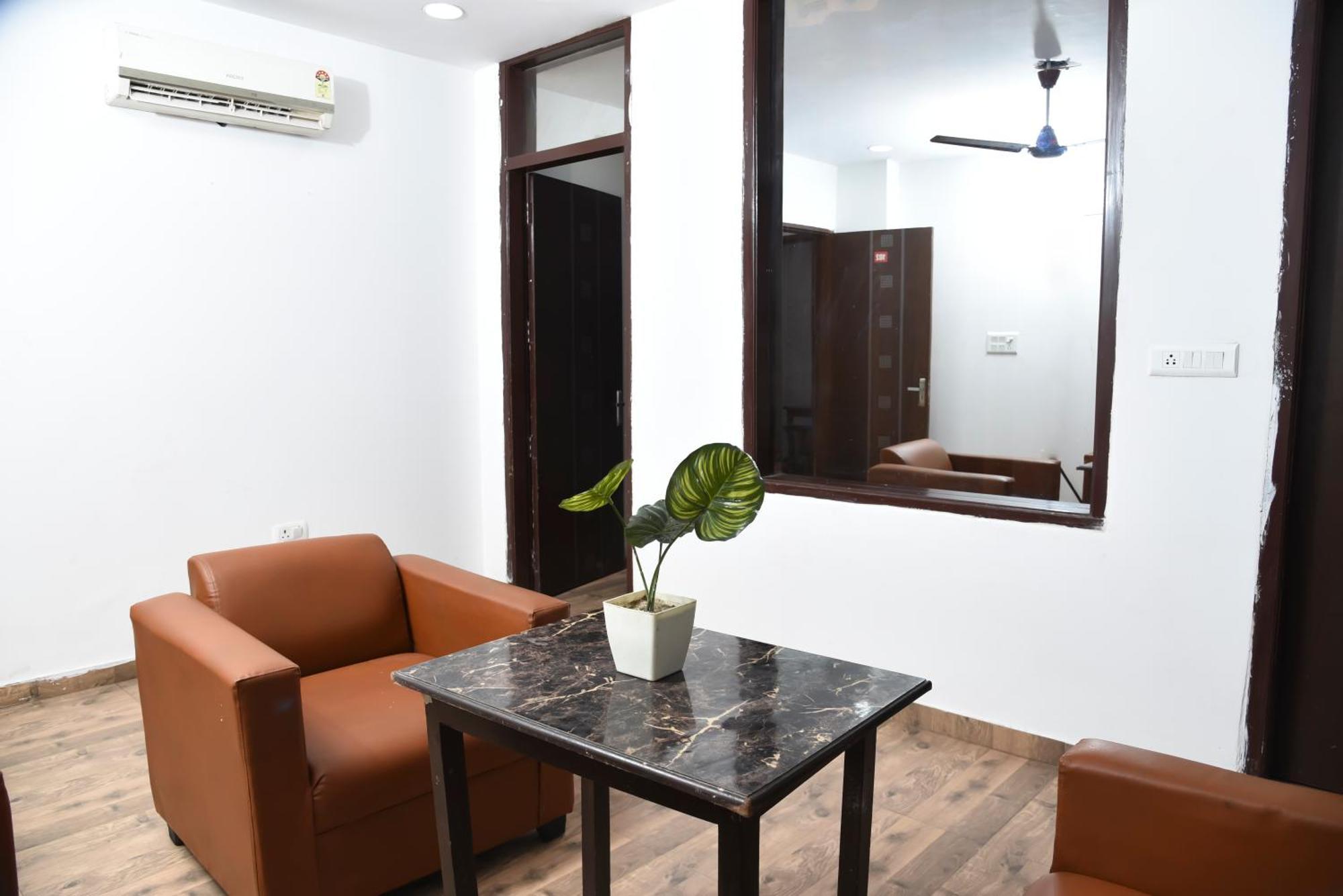 Hotel Orchid At Tilak Nagar 3*